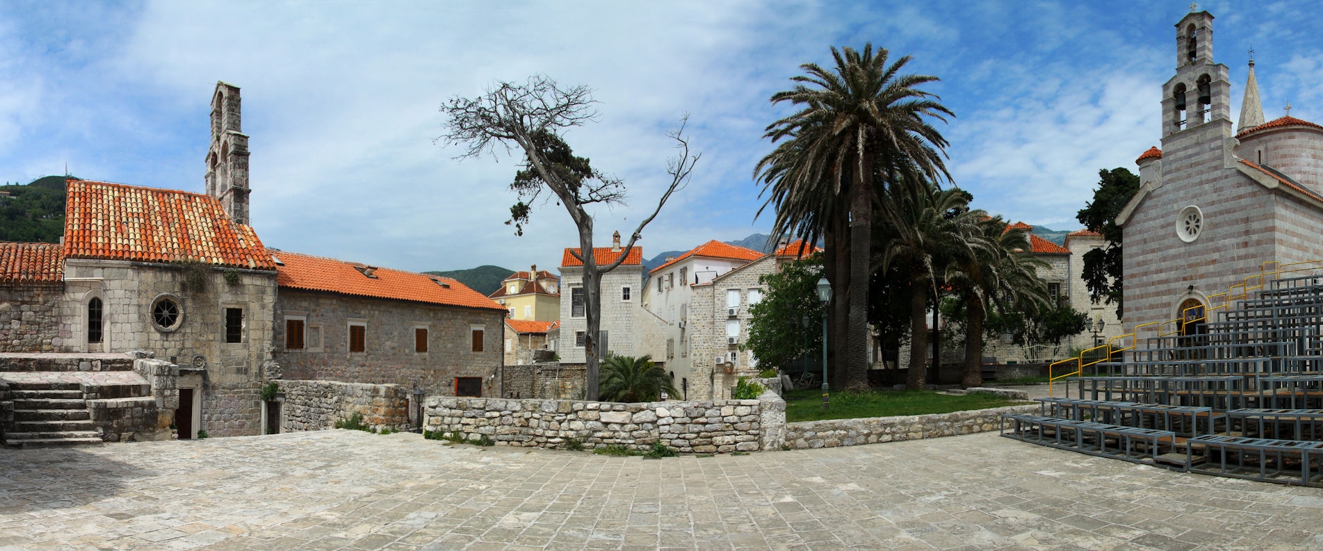Where to go to in Budva: museums, monasteries, beaches, entertainment and restaurants