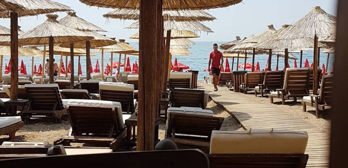 Beach bar JEFF, пляжный бар Jeff в Бечичи