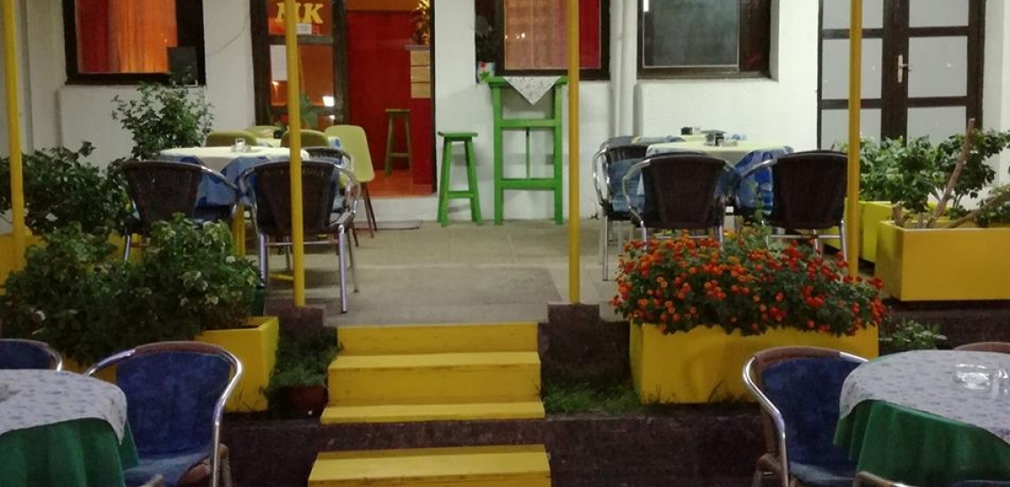 Caffe bar MK, кафе-бар MK в Будве