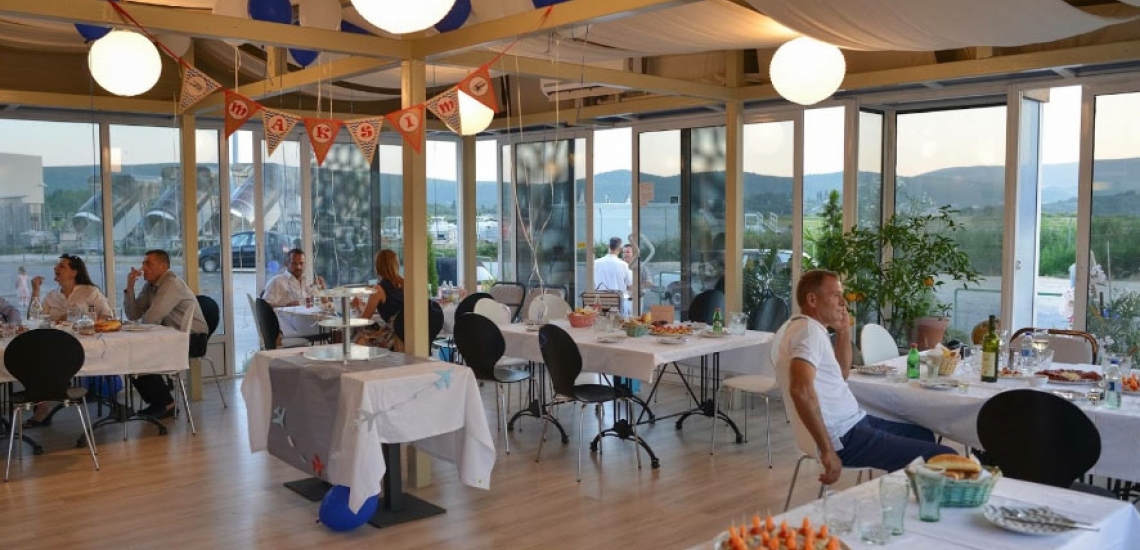 Caffe Bar Optimus, кафе-бар Optimus в Тивате