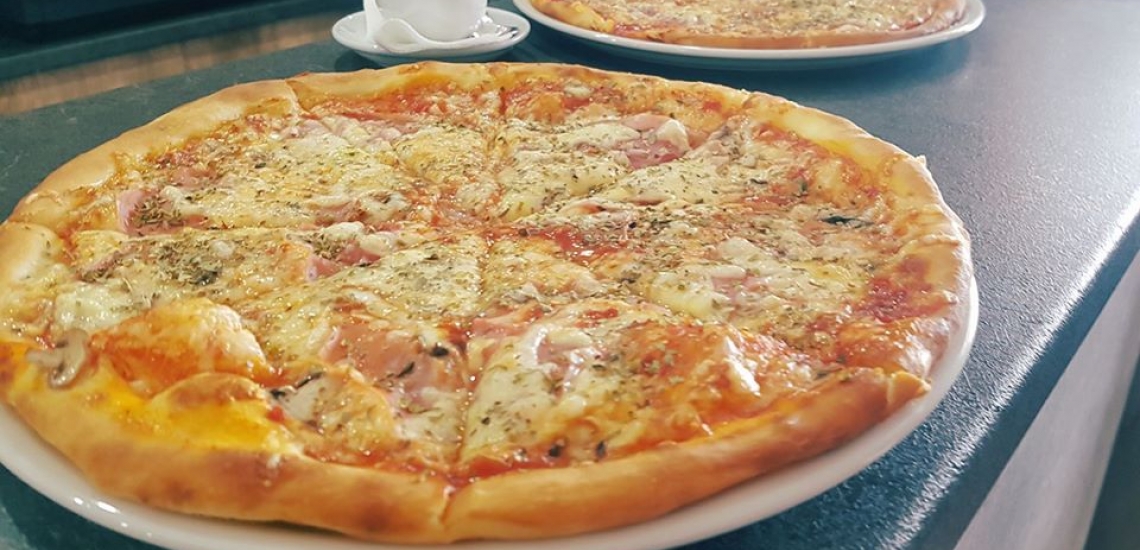 Caffe Pizzeria Saturnus, пиццерия Saturnus в Херцег-Нови