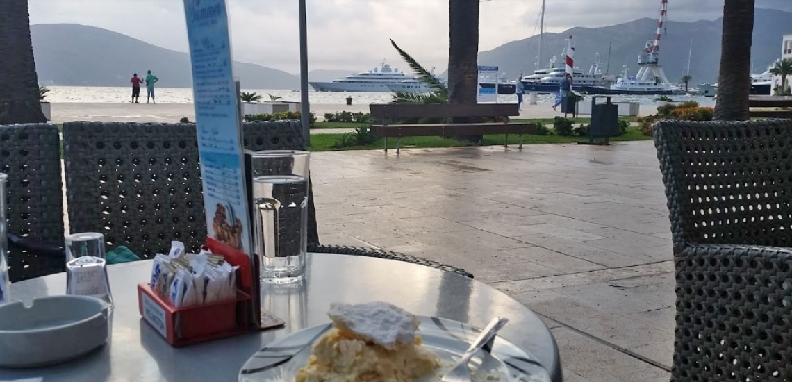 Caffe Rivas, кафе Rivas в Тивате