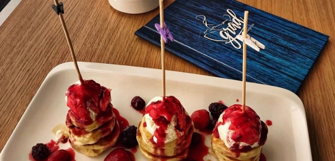 Lounge bar Grad, лаунж-бар Grad в Херцег-Нови
