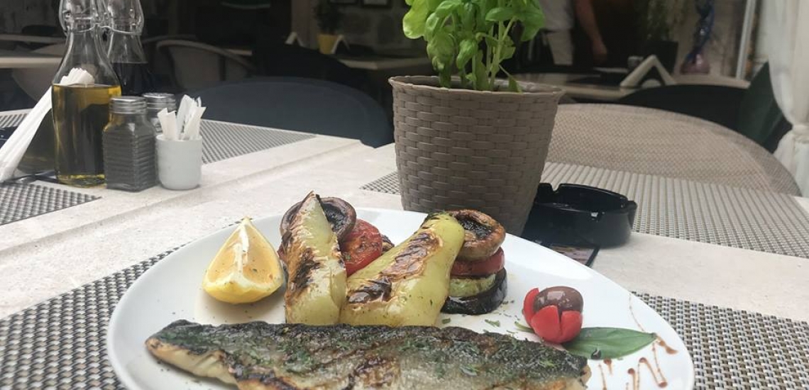 Sambra Restaurant and Pizzeria, ресторан-пиццерия Sambra в Будве
